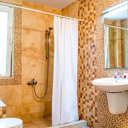 крушун - единствена на метри от водопадите, Krushun - The Only Just Meters From The Waterfalls 3* Krushuna
