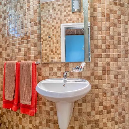 Konukevi крушун - единствена на метри от водопадите, Krushun - The Only Just Meters From The Waterfalls 3*