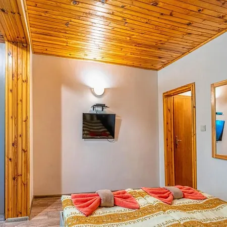 крушун - единствена на метри от водопадите, Krushun - The Only Just Meters From The Waterfalls 3*