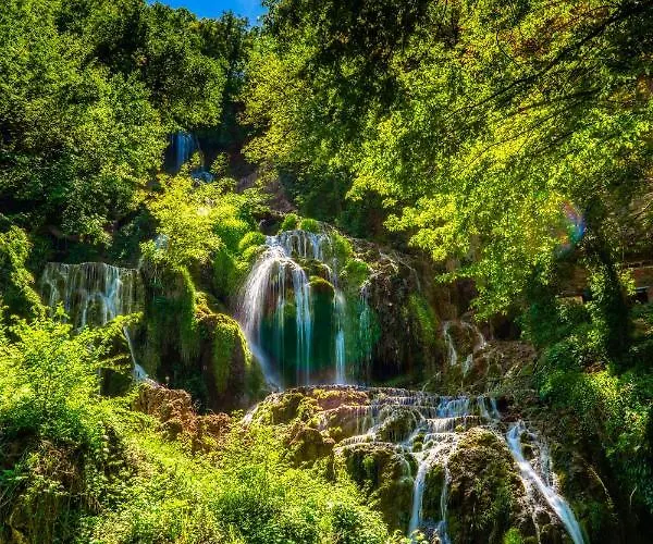 крушун - единствена на метри от водопадите, Krushun - The Only Just Meters From The Waterfalls Pensjonat