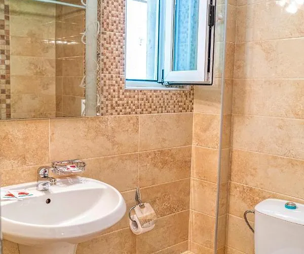 крушун - единствена на метри от водопадите, Krushun - The Only Just Meters From The Waterfalls Kruszuna