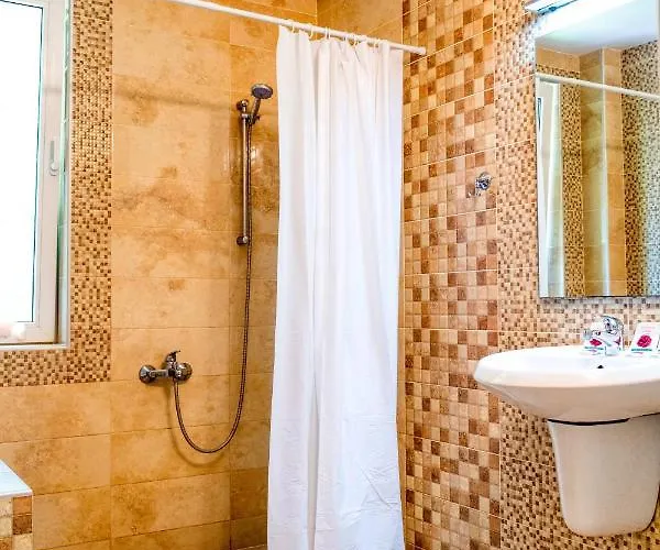 крушун - единствена на метри от водопадите, Krushun - The Only Just Meters From The Waterfalls 3* Kruszuna