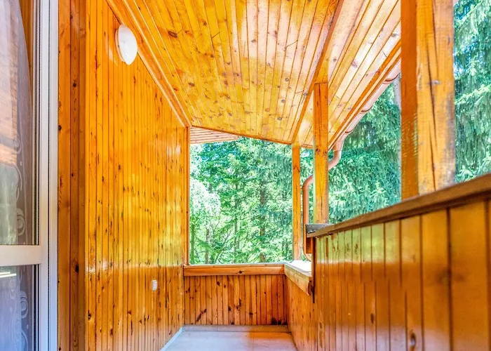 крушун - единствена на метри от водопадите, Krushun - The Only Just Meters From The Waterfalls